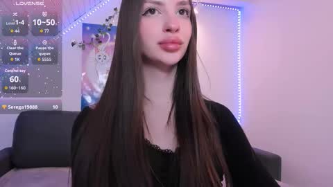 Snapshot of khloeforever chatting on October 27, 2025, 10:14 pm khloe online show from October 27, 2025, 10:14 pm