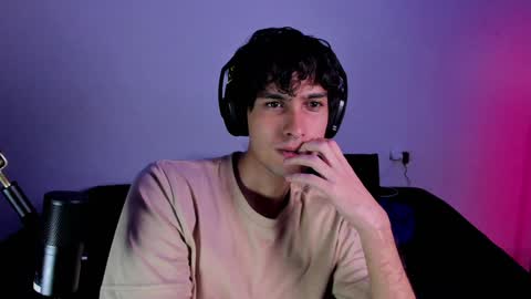 khozler_ online show from January 3, 2025, 8:54 am