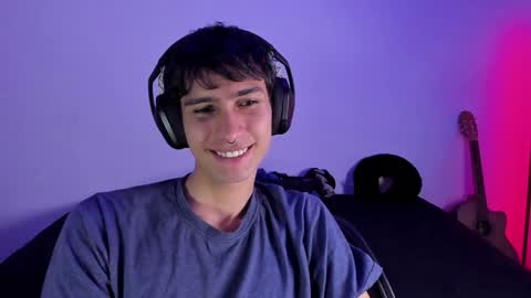 khozler_ online show from February 2, 2025, 1:55 am