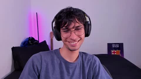 khozler_ online show from March 11, 2025, 3:16 am