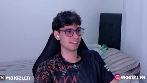 khozler_ online show from March 15, 2026, 2:06 am