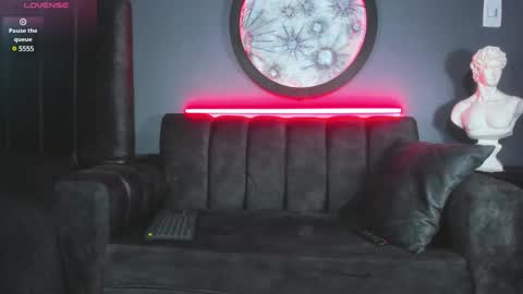 Khriss brown online show from February 12, 2025, 9:54 pm