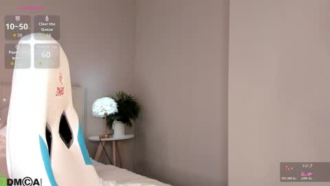 Ellie online show from April 20, 2026, 2:36 am