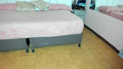    N         M online show from October 3, 2025, 11:29 am