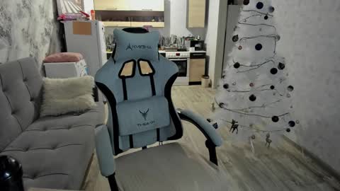 kianna_dior_ online show from December 23, 2025, 10:24 am