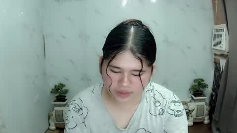 Your SweetGirl Ts online show from February 16, 2025, 3:38 pm