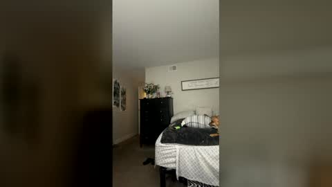 kiannaluv online show from February 7, 2026, 9:57 am