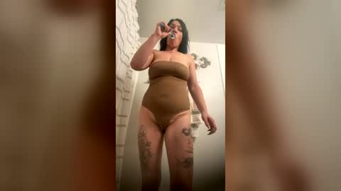 Snapshot of kiannaluv chatting on July 6, 2026, 1:19 pm kiannaluv online show from July 6, 2026, 1:19 pm