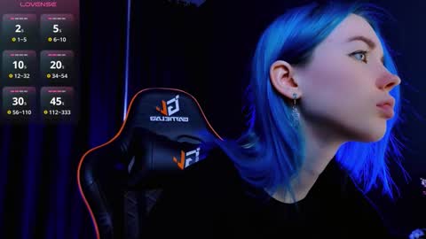 Kira online show from October 6, 2025, 9:01 pm