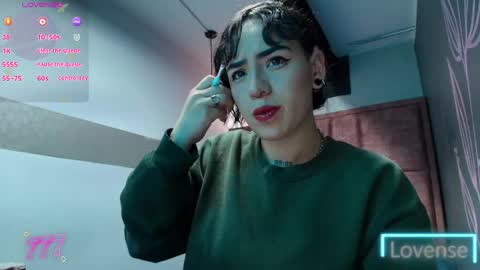 Snapshot of kiara_fox__ chatting on May 25, 2026, 8:37 pm KIARA FOX online show from May 25, 2026, 8:37 pm
