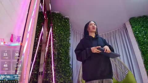 Kiara Zahiri online show from September 17, 2025, 10:39 am