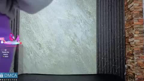 Kiara Zahiri online show from October 15, 2025, 10:59 am