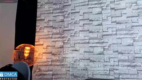 Kiara Zahiri online show from November 25, 2025, 10:59 am