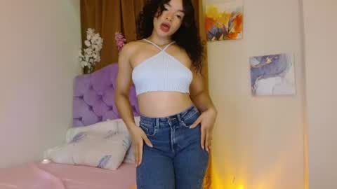 Snapshot of kiararose19 chatting on July 18, 2026, 12:59 am Kiara online show from July 18, 2026, 12:59 am