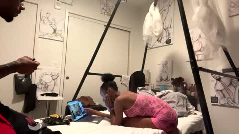 HunneysPlayRoom online show from December 21, 2024, 1:42 pm