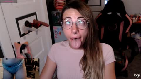 Snapshot of kierbearkisses chatting on November 5, 2025, 5:46 pm Kiersten online show from November 5, 2025, 5:46 pm