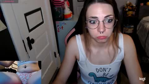 Snapshot of kierbearkisses chatting on December 15, 2025, 4:11 pm Kiersten online show from December 15, 2025, 4:11 pm