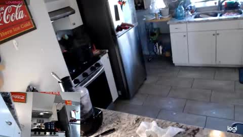 Snapshot of kierbearkisses chatting on February 25, 2026, 5:00 pm Kiersten online show from February 25, 2026, 5:00 pm