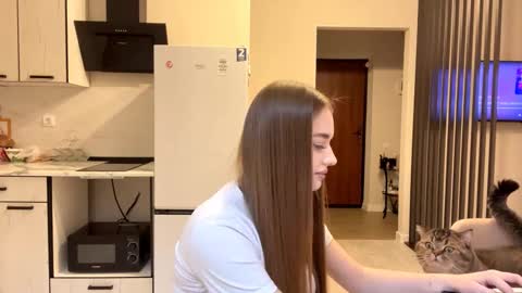 Hey theremy name is Sofi  online show from December 4, 2025, 9:07 am