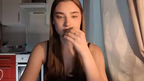 Snapshot of kierstentates chatting on May 29, 2026, 2:15 pm Ola my name is Lissa Lets hit 10 Thumbs Up together online show from May 29, 2026, 2:15 pm