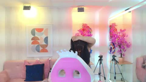 Kitty online show from July 18, 2026, 12:20 pm