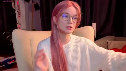 kiki_blue_eyes online show from January 6, 2026, 4:27 am
