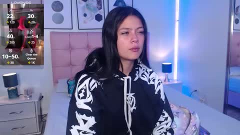 kIKI online show from October 1, 2025, 11:49 am