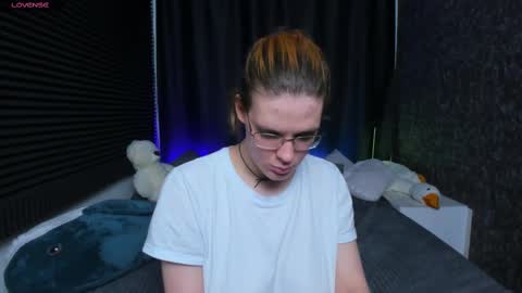 Kiki online show from February 13, 2025, 2:31 pm