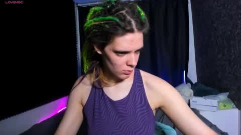 Kiki online show from November 30, 2025, 10:41 am