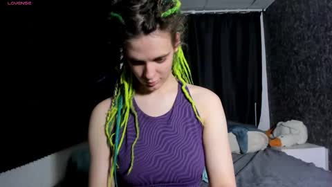 Kiki online show from December 3, 2025, 10:24 am