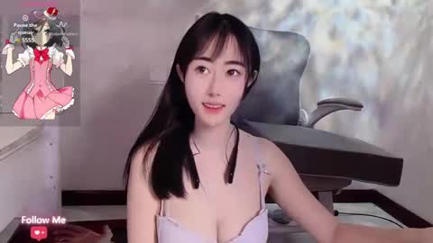 Snapshot of kiki_loveu chatting on December 23, 2024, 11:57 am kiki_loveu online show from December 23, 2024, 11:57 am