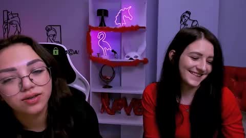 kiki_swan online show from March 12, 2025, 8:20 pm