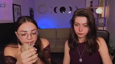Snapshot of kiki_swan chatting on June 28, 2026, 7:20 pm kiki_swan online show from June 28, 2026, 7:20 pm