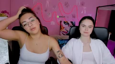 Snapshot of kiki_swan chatting on July 12, 2026, 9:11 am kiki_swan online show from July 12, 2026, 9:11 am