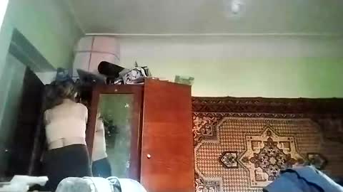 kikibang_ online show from November 21, 2025, 8:24 am