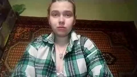 kikibang_ online show from November 24, 2025, 8:25 am