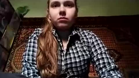 kikibang_ online show from November 27, 2025, 8:27 am