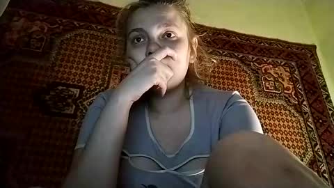 kikibang_ online show from April 21, 2026, 6:44 pm