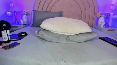 KI KI online show from October 25, 2025, 8:00 am