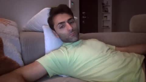 kikkus01 online show from April 22, 2026, 8:54 pm