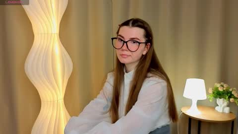 ZofiaLiya online show from November 27, 2025, 6:26 am