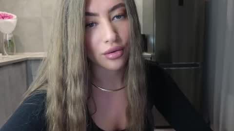 EvaAnna online show from March 5, 2025, 10:43 pm