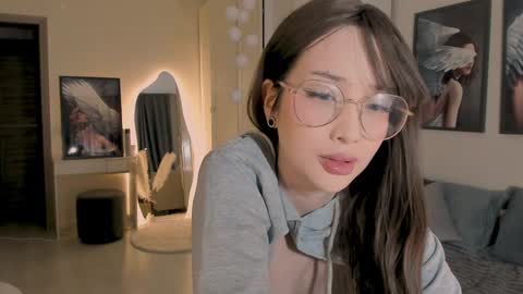 Yun online show from November 20, 2025, 1:11 pm