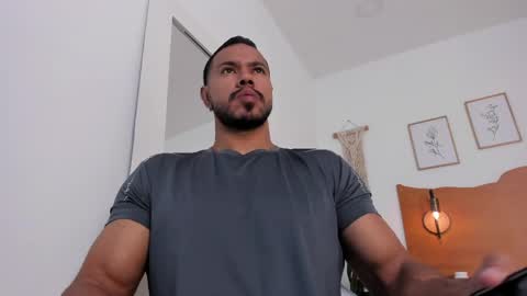 Kilua Muscle guy online show from June 6, 2026, 9:08 pm
