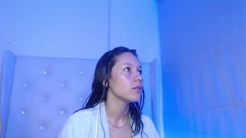 cherry  online show from December 18, 2025, 3:23 am