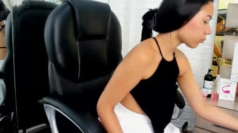 cherry  online show from February 4, 2026, 2:34 pm