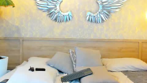 Kim online show from February 12, 2025, 4:11 pm