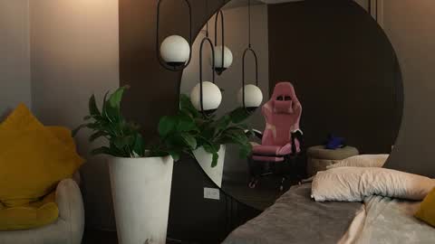 Kim online show from October 20, 2025, 12:49 pm