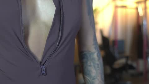 Kim online show from November 22, 2025, 12:59 pm