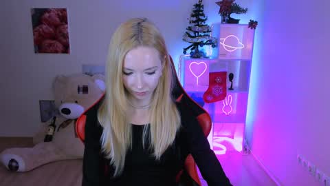 kim_boyd online show from January 13, 2025, 4:08 pm